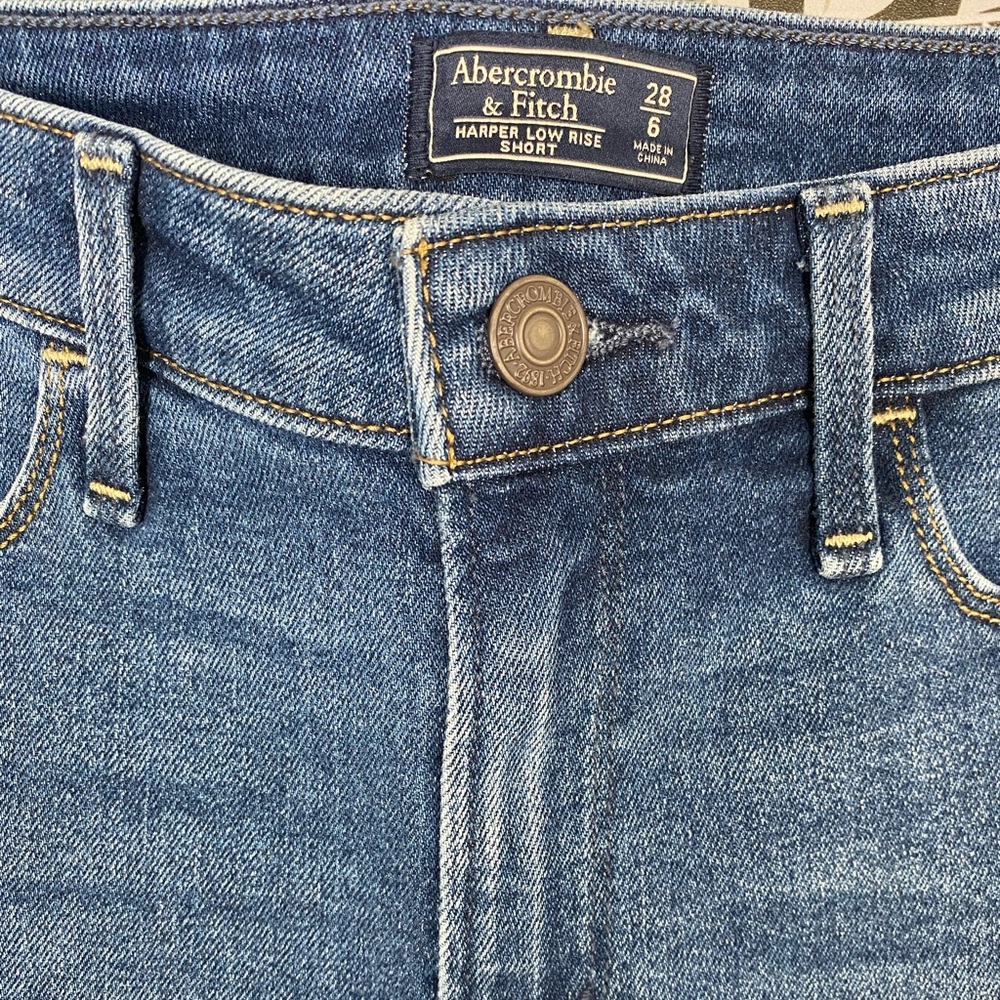 NWT Abercrombie & Fitch Harper Low Rise Short Women Size 28 (6) - Picture 7 of 15